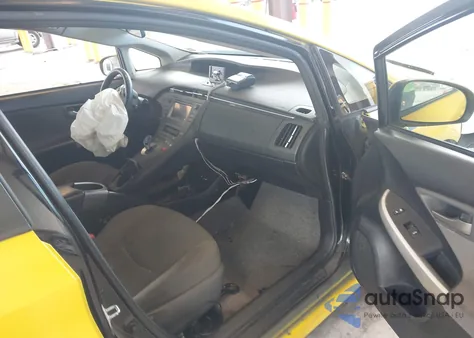 2013 Toyota Prius Two z USA, uszkodzony, nr VIN JTDKN3DU7D5686409